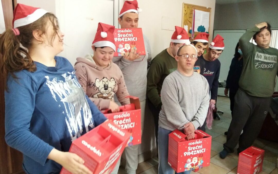 Новогодишње даривање у Дневном боравку