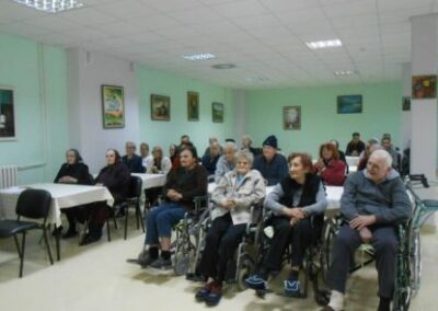 Пружена рука пријатељства