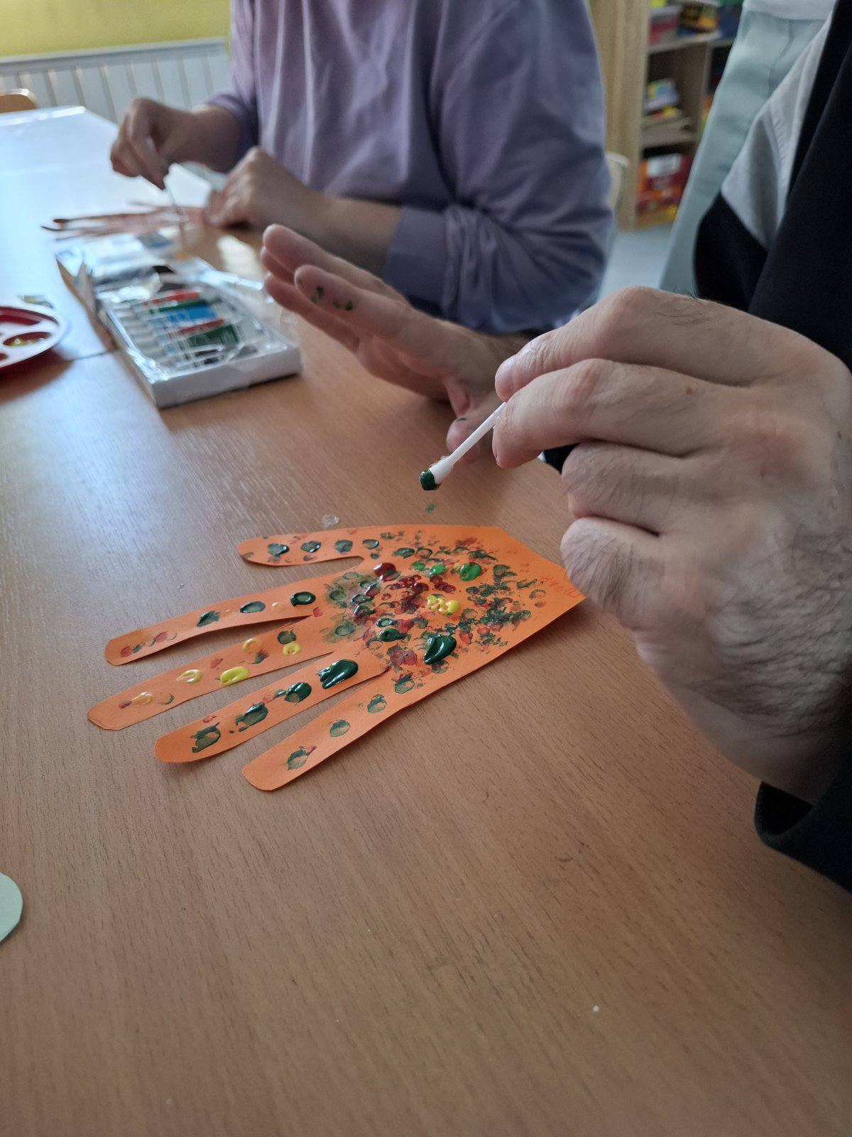 Креативна радионица – „Ветар и рукавице“ Креативна радионица - „Ветар и рукавице“