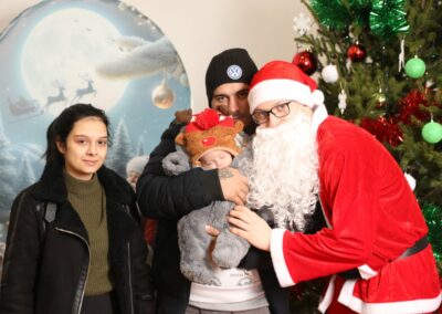 Подела пакетића и новогодишња чаролија пројекта „Седам сувенира“