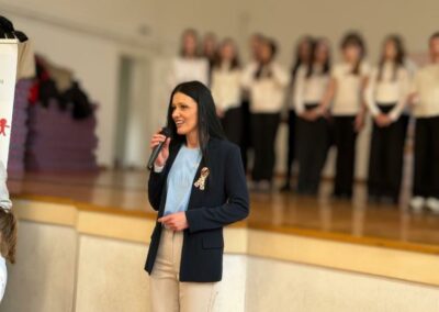 Плави балони изнад Соколског дома