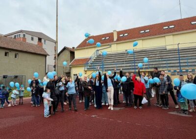 Плави балони изнад Соколског дома