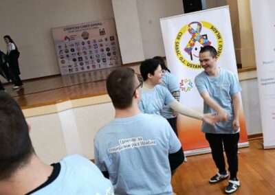 Плави балони изнад Соколског дома